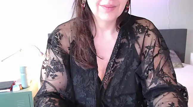 Ella Next Door online show from 02/23/25, 09:44