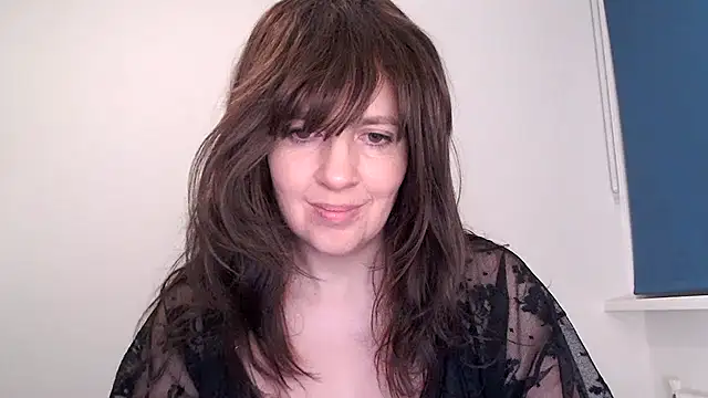 Snapshot of Ella_Next_Door chatting on 02/01/26, 11:03 Ella Next Door online show from 02/01/26, 11:03