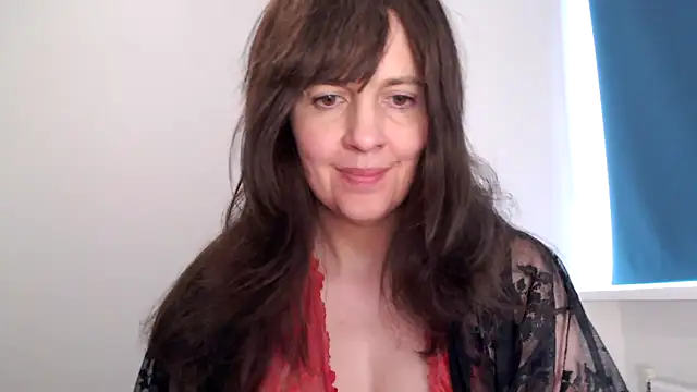 Snapshot of Ella_Next_Door chatting on 02/24/26, 03:21 Ella Next Door online show from 02/24/26, 03:21