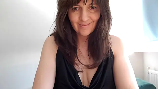 Snapshot of Ella_Next_Door chatting on 02/27/26, 10:59 Ella Next Door online show from 02/27/26, 10:59