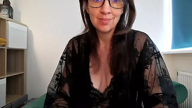Snapshot of Ella_Next_Door chatting on 07/12/26, 06:48 Ella Next Door online show from 07/12/26, 06:48