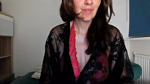 Snapshot of Ella_Next_Door chatting on 07/16/26, 09:54 Ella Next Door online show from 07/16/26, 09:54