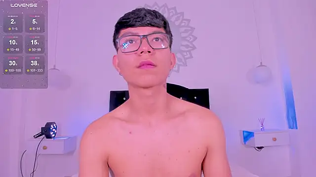 Snapshot of CodyTwink chatting on 10/18/25, 03:13 CodyTwink online show from 10/18/25, 03:13