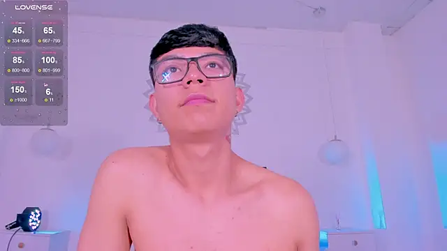 Snapshot of CodyTwink chatting on 11/08/25, 04:51 CodyTwink online show from 11/08/25, 04:51