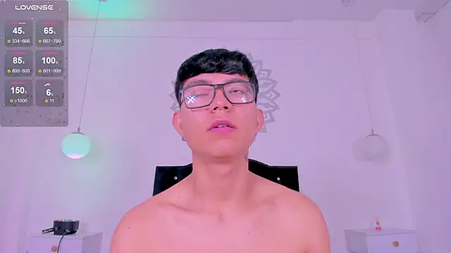 Snapshot of CodyTwink chatting on 11/14/25, 01:10 CodyTwink online show from 11/14/25, 01:10