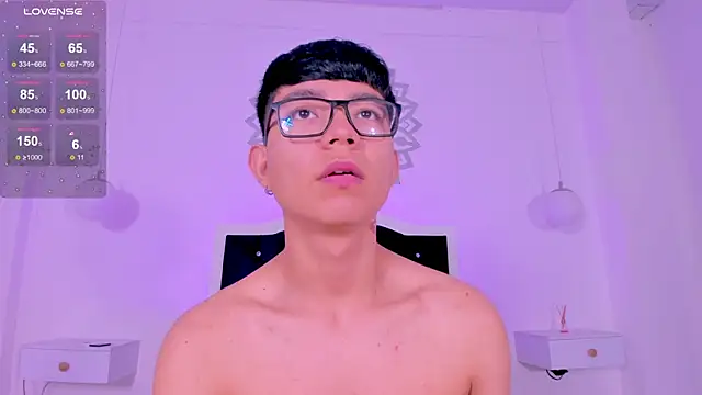 Snapshot of CodyTwink chatting on 11/24/25, 02:50 CodyTwink online show from 11/24/25, 02:50