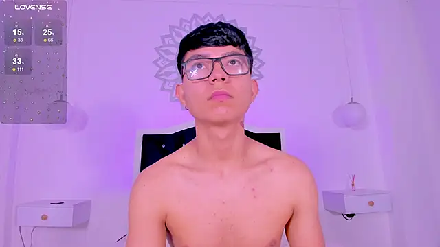 Snapshot of CodyTwink chatting on 11/28/25, 03:25 CodyTwink online show from 11/28/25, 03:25