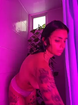 Snapshot of DeuxGold chatting on 10/23/25, 07:23 DeuxGold online show from 10/23/25, 07:23