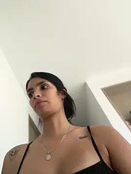 Snapshot of DeuxGold chatting on 10/26/25, 10:36 DeuxGold online show from 10/26/25, 10:36