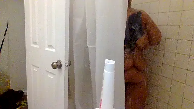 Snapshot of AllLeggs chatting on 12/03/24, 02:36 AllLeggs online show from 12/03/24, 02:36