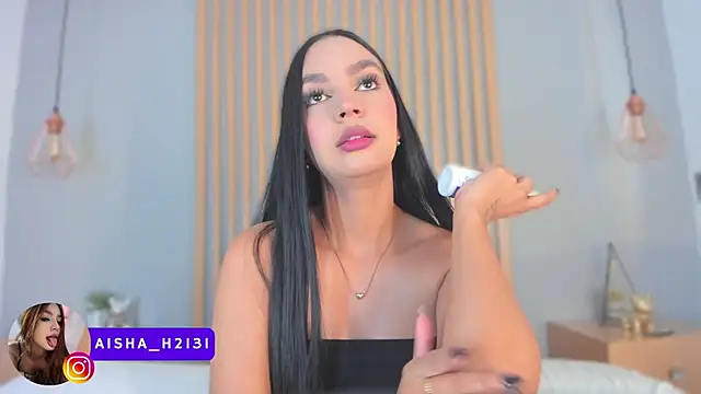 Snapshot of aisha_h_ chatting on 10/07/25, 09:01 aisha h online show from 10/07/25, 09:01