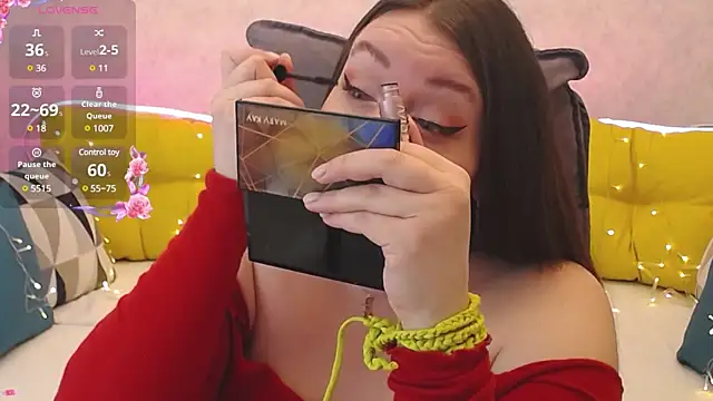 Snapshot of Nataly_cute chatting on 02/15/25, 08:11 Nataly cute online show from 02/15/25, 08:11