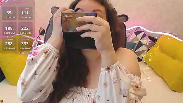 Snapshot of Nataly_cute chatting on 03/07/25, 07:49 Nataly cute online show from 03/07/25, 07:49