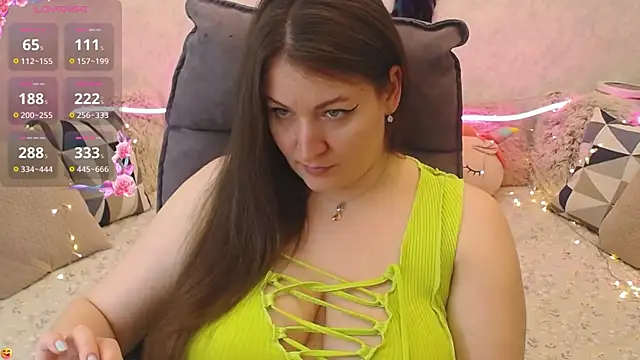 Snapshot of Nataly_cute chatting on 03/21/25, 11:34 Nataly cute online show from 03/21/25, 11:34