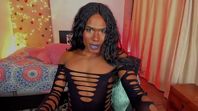 Snapshot of blackbarbietrans chatting on 02/11/25, 11:12 blackbarbietrans online show from 02/11/25, 11:12