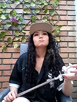 Snapshot of mapelove chatting on 01/10/25, 02:23 mapelove online show from 01/10/25, 02:23