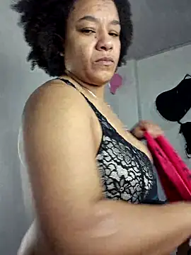 Snapshot of Selket11 chatting on 11/24/25, 03:01 Selket11 online show from 11/24/25, 03:01