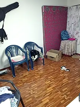 Snapshot of Selket11 chatting on 12/04/25, 10:57 Selket11 online show from 12/04/25, 10:57