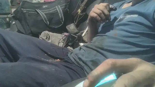 Snapshot of robeaulieu02 chatting on 10/12/25, 02:27 robeaulieu02 online show from 10/12/25, 02:27