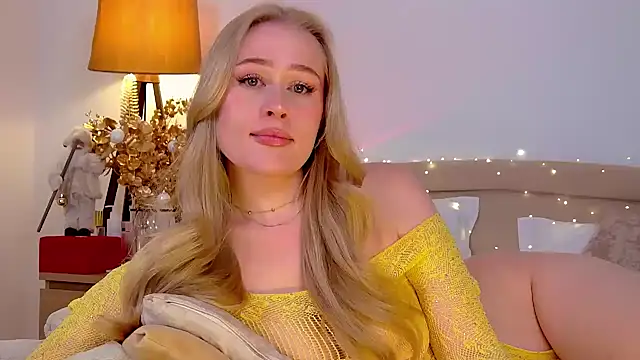 Snapshot of JuliaJaee chatting on 01/13/25, 01:23 JuliaJaee online show from 01/13/25, 01:23