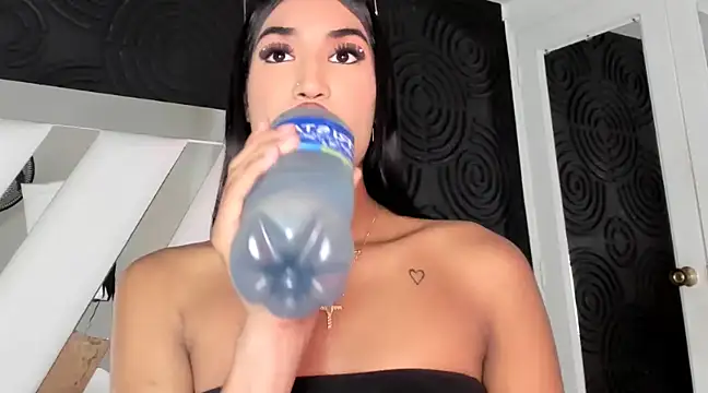 ambermartin  online show from 02/01/25, 07:23