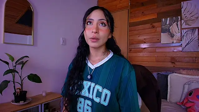 amber curly online show from 06/18/26, 08:13