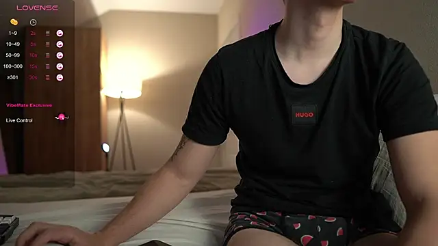 Snapshot of TaisonBrownX chatting on 10/26/25, 07:42 TaisonBrownX online show from 10/26/25, 07:42