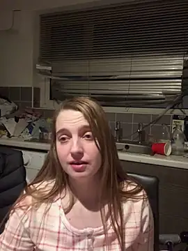 Snapshot of EvieRoseex chatting on 12/07/24, 02:09 EvieRoseex online show from 12/07/24, 02:09