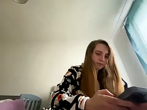 Snapshot of EvieRoseex chatting on 11/03/25, 03:13 EvieRoseex online show from 11/03/25, 03:13