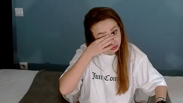 AnnaMaee online show from 01/12/25, 06:28