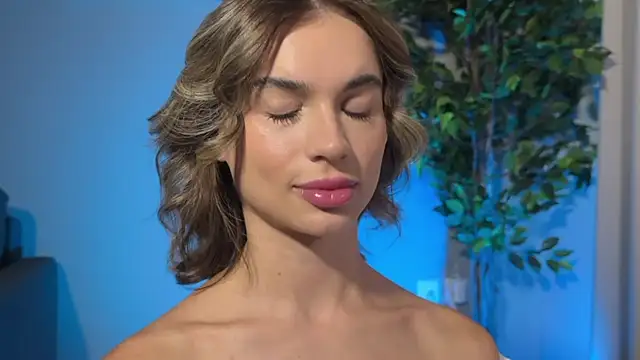 Snapshot of JodyBlow chatting on 09/27/25, 07:57 JodyBlow online show from 09/27/25, 07:57