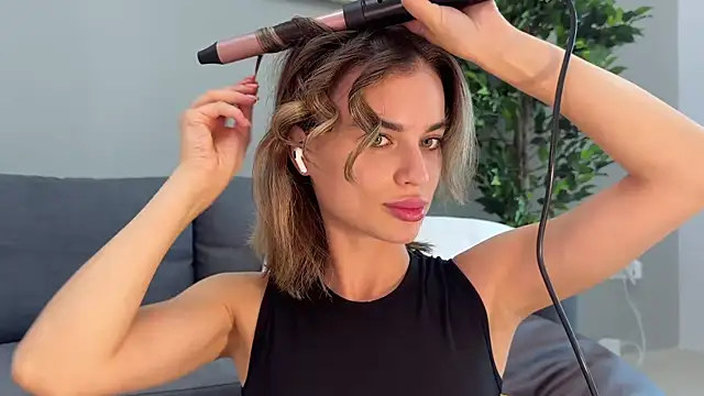 Snapshot of JodyBlow chatting on 10/03/25, 10:01 JodyBlow online show from 10/03/25, 10:01