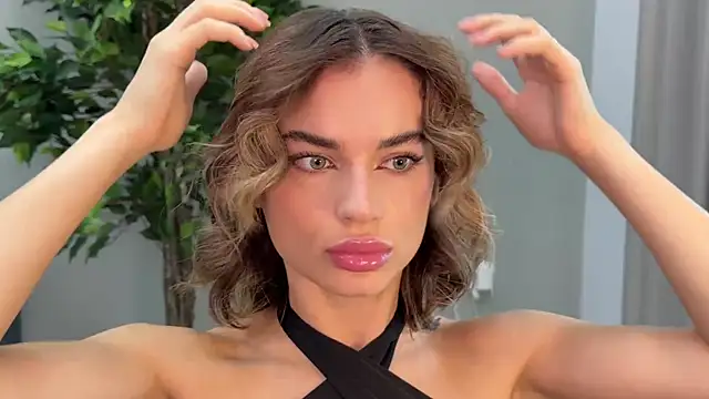 Snapshot of JodyBlow chatting on 10/05/25, 06:23 JodyBlow online show from 10/05/25, 06:23