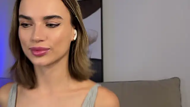 Snapshot of JodyBlow chatting on 10/25/25, 10:23 JodyBlow online show from 10/25/25, 10:23