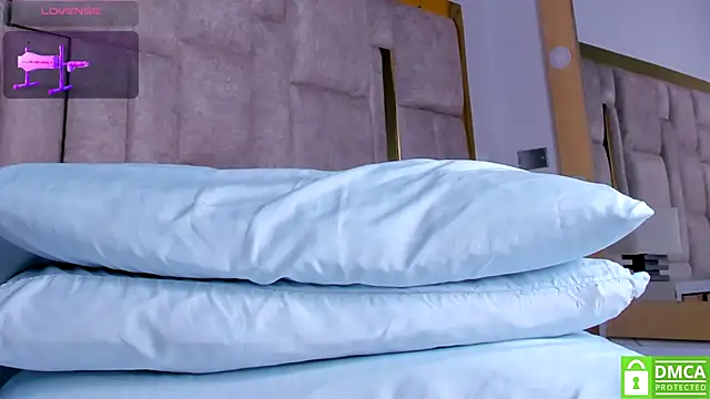 Snapshot of Eris_Rose chatting on 11/07/25, 08:20 Eris Rose online show from 11/07/25, 08:20