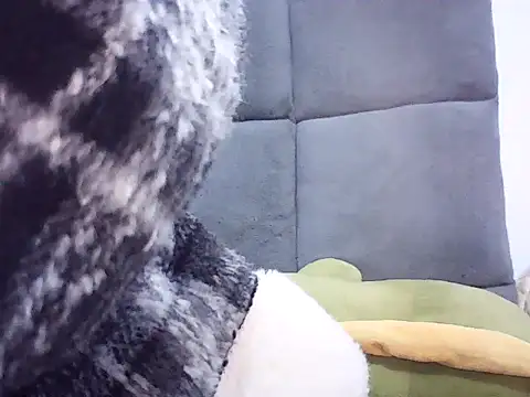 Snapshot of Haralushiaaax chatting on 01/15/26, 01:43 Haralushiaaax online show from 01/15/26, 01:43