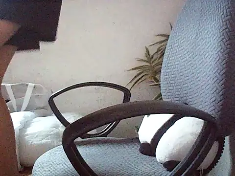 Snapshot of Haralushiaaax chatting on 03/21/26, 01:21 Haralushiaaax online show from 03/21/26, 01:21