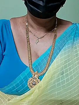 ananya956 online show from 02/25/25, 12:25