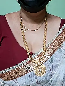ananya956 online show from 02/26/25, 07:49
