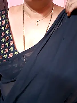 Snapshot of ananya956 chatting on 10/23/25, 12:10 ananya956 online show from 10/23/25, 12:10