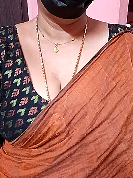 Snapshot of ananya956 chatting on 10/26/25, 01:22 ananya956 online show from 10/26/25, 01:22