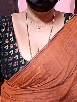 Snapshot of ananya956 chatting on 10/28/25, 11:07 ananya956 online show from 10/28/25, 11:07