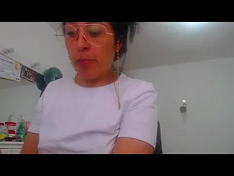 naughthyany16 online show from 12/04/24, 12:03