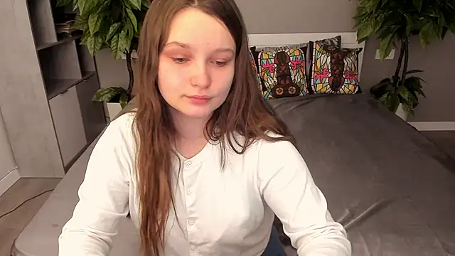 MagicPeachh  online show from 11/18/25, 10:31