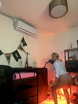 Ramona Flower online show from 10/14/25, 01:06