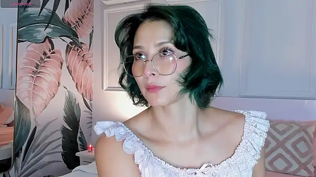 Snapshot of Ramona_Flower chatting on 05/03/26, 11:38 Ramona Flower online show from 05/03/26, 11:38