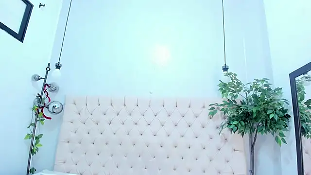 Victoria Coleman online show from 06/12/26, 07:57