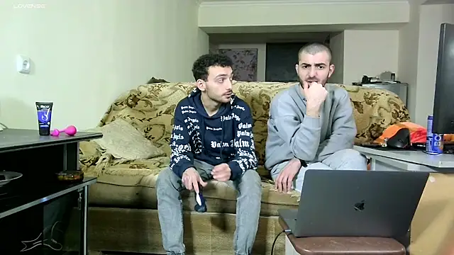 Snapshot of Barney_Tedd chatting on 12/30/24, 01:04 Barney Tedd online show from 12/30/24, 01:04