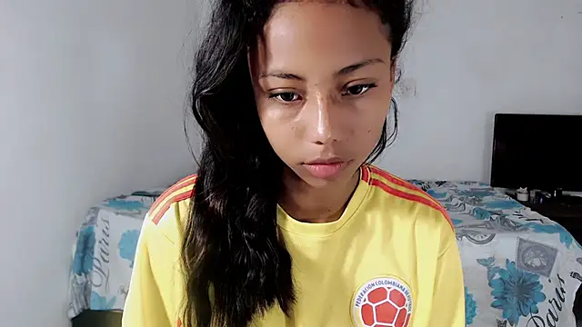 jasmin brunette  online show from 11/21/25, 12:15