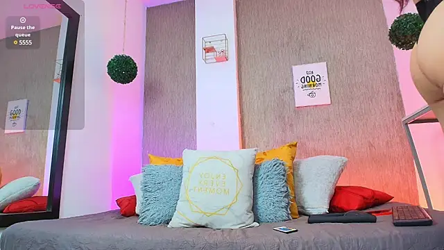 Bella salvatore online show from 02/17/25, 10:14